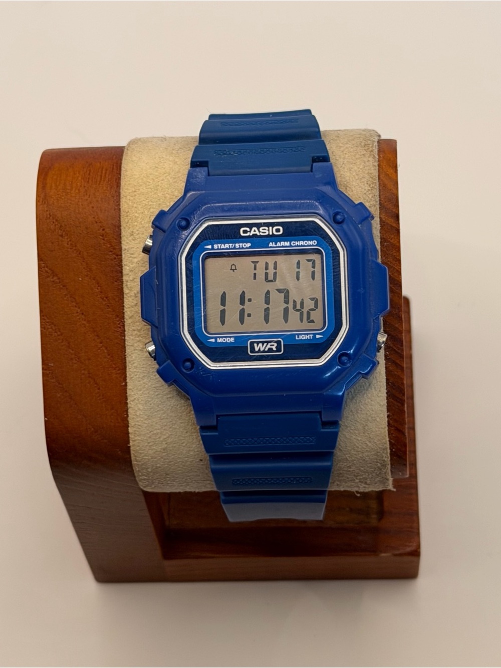 Casio F-108WH Digital Watch, Blue, works‎ well